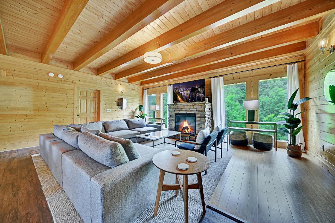 فيلا سيفيرفيلفي Gorgeous Large Mountain View Cabin W Hot Tub, Free Wifi, Games المظهر الخارجي الصورة