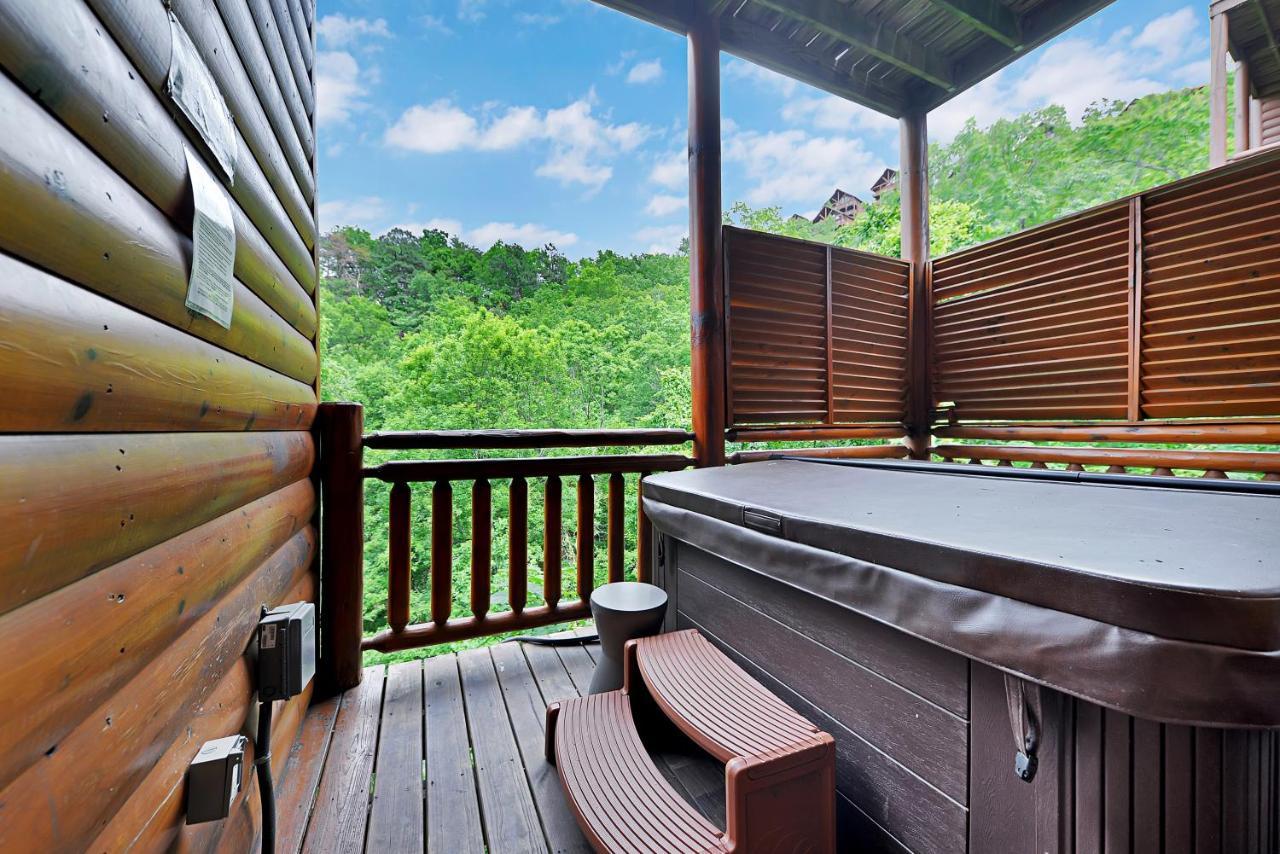 فيلا سيفيرفيلفي Gorgeous Large Mountain View Cabin W Hot Tub, Free Wifi, Games المظهر الخارجي الصورة