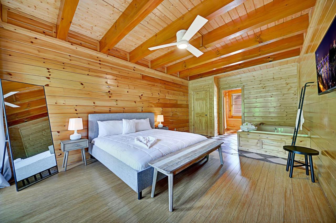 فيلا سيفيرفيلفي Gorgeous Large Mountain View Cabin W Hot Tub, Free Wifi, Games المظهر الخارجي الصورة