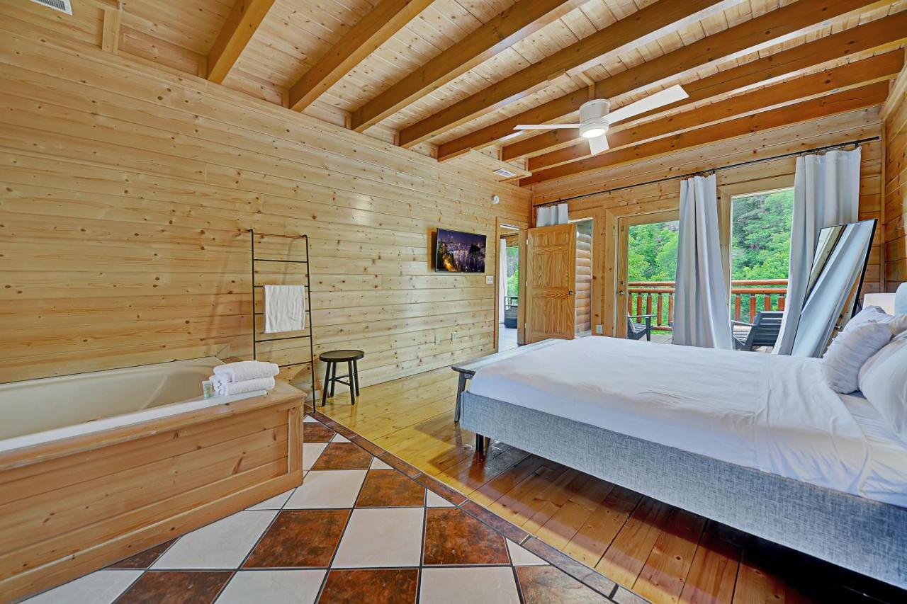 فيلا سيفيرفيلفي Gorgeous Large Mountain View Cabin W Hot Tub, Free Wifi, Games المظهر الخارجي الصورة