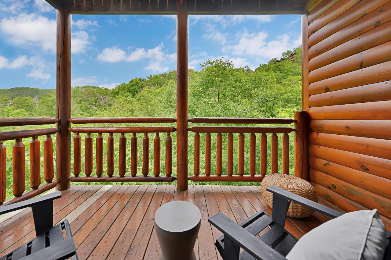 فيلا سيفيرفيلفي Gorgeous Large Mountain View Cabin W Hot Tub, Free Wifi, Games المظهر الخارجي الصورة