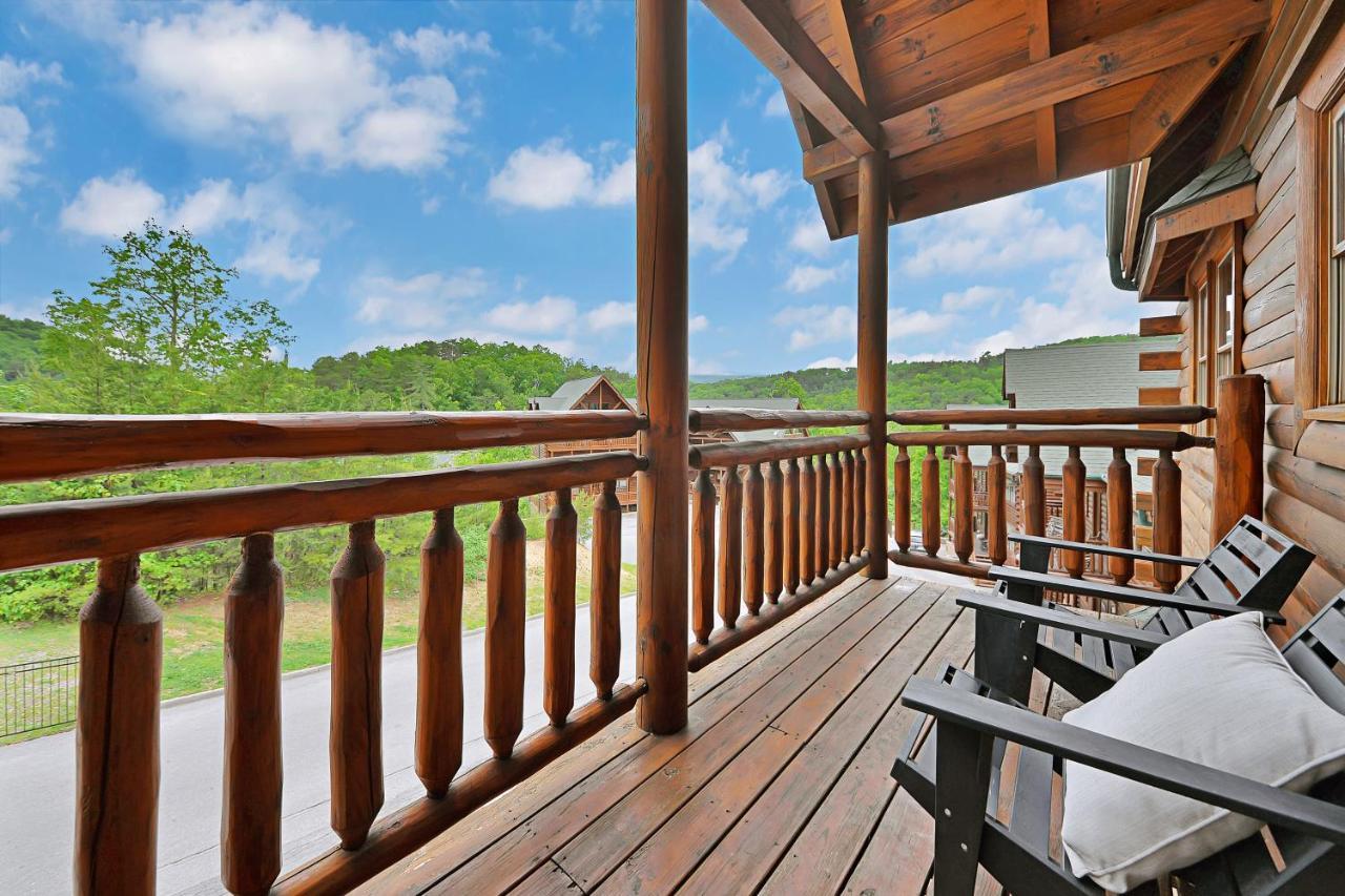 فيلا سيفيرفيلفي Gorgeous Large Mountain View Cabin W Hot Tub, Free Wifi, Games المظهر الخارجي الصورة