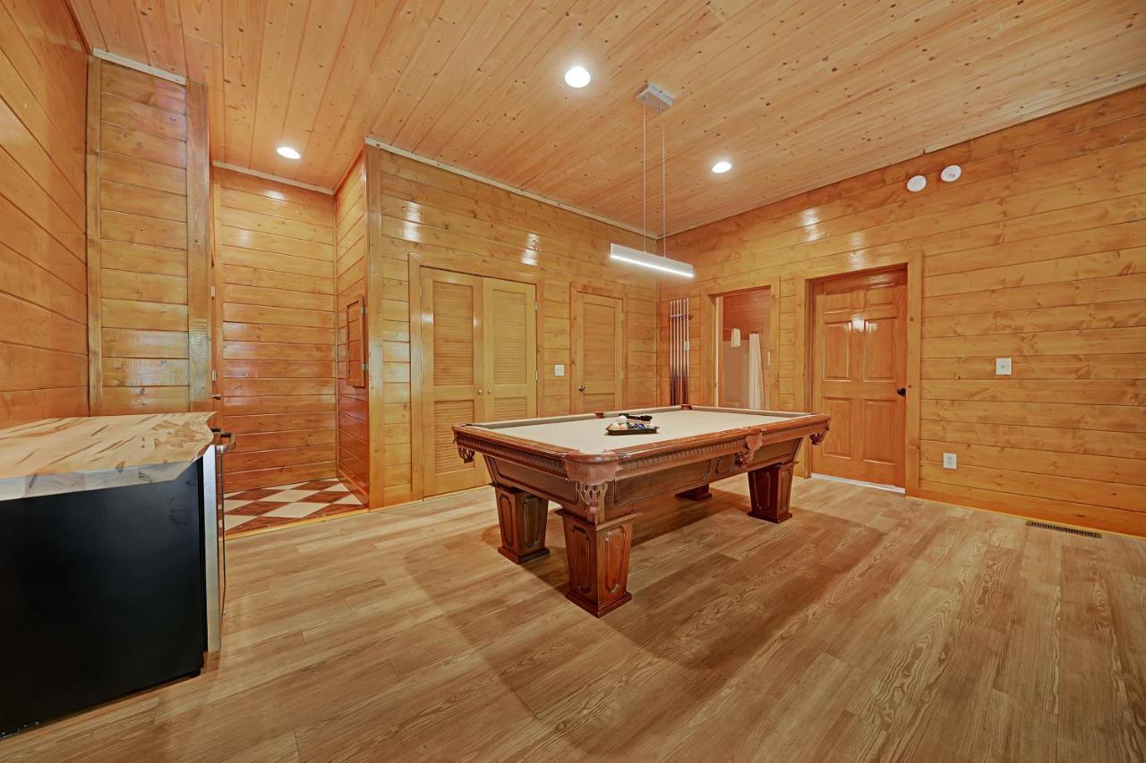 فيلا سيفيرفيلفي Gorgeous Large Mountain View Cabin W Hot Tub, Free Wifi, Games المظهر الخارجي الصورة